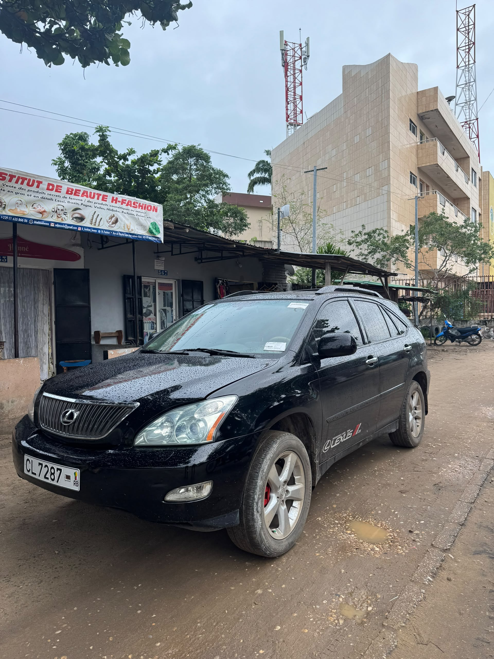 Lexus RX Noir — location Locationd'Afric